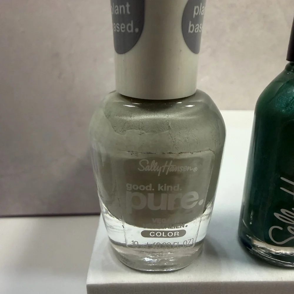 💙3/$20 Assorted Nail Polish Lot - Neutral, Green, Purple, Red